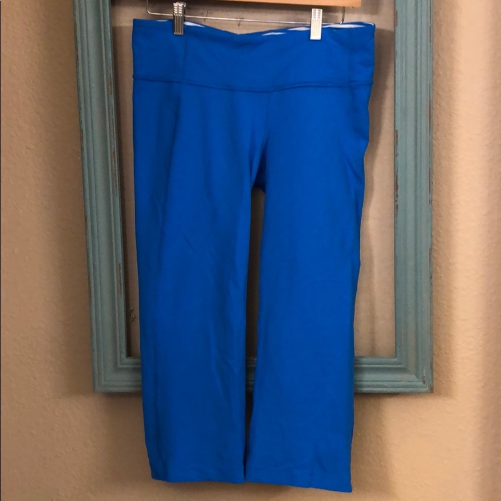 Lululemon crops 10